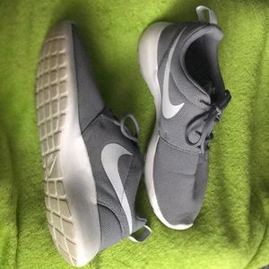 Women’s gray nike running shoes